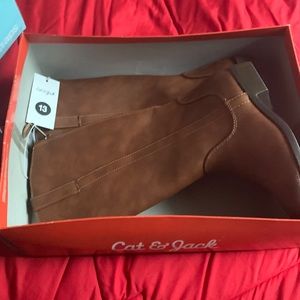I am selling brown cat & jack boots the size is 13